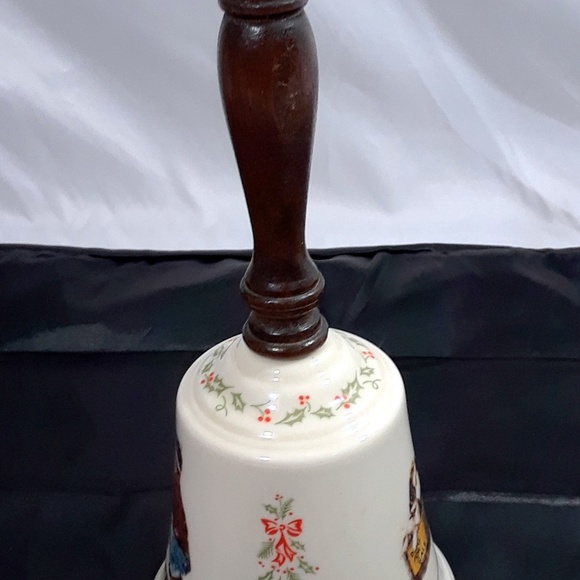 1979 Norman Rockwell "A Boy Meets His Dog" Bell - Picture 2 of 3